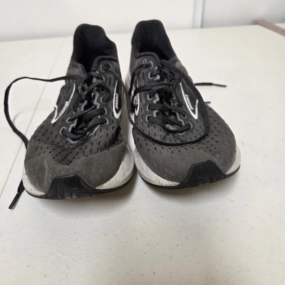 Brooks brand model